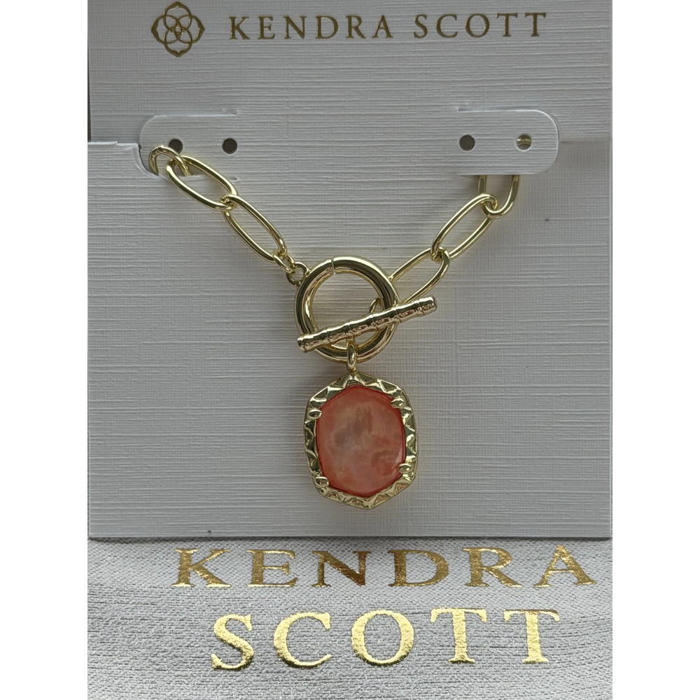 Kendra Scott pink necklace